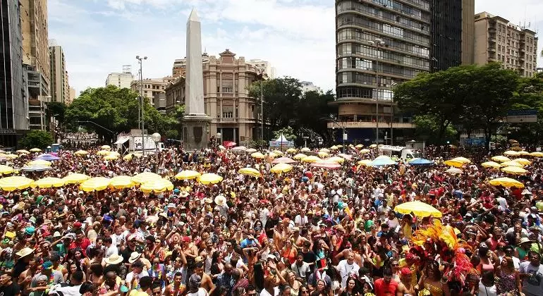 Belo Horizonte já segue no ritmo de melhor carnaval do País